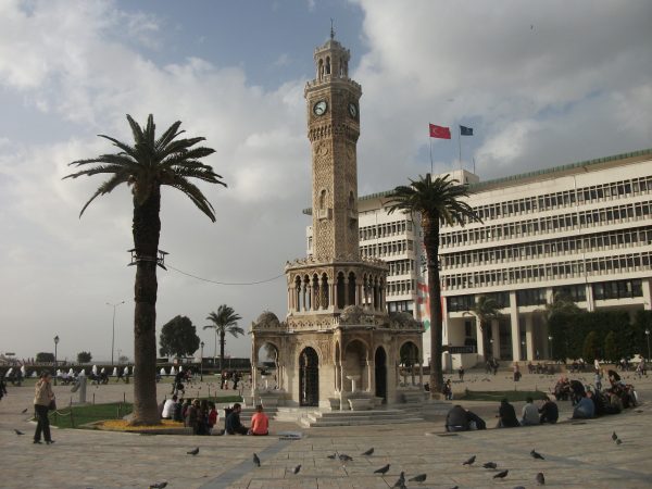 Avio karte Beograd Izmir sahat kula