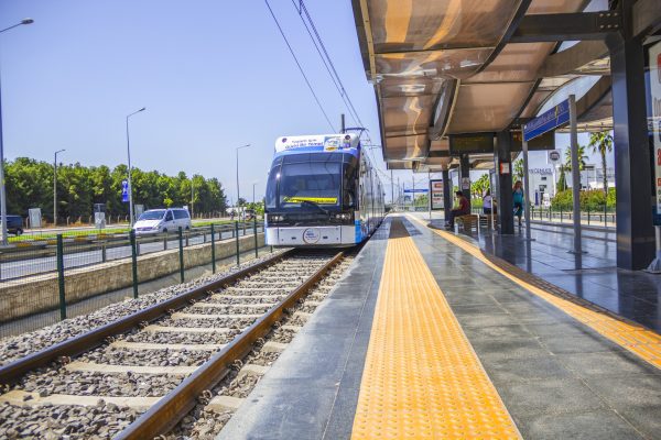 Avio karte Beograd Antalija tramvaj javni prevoz